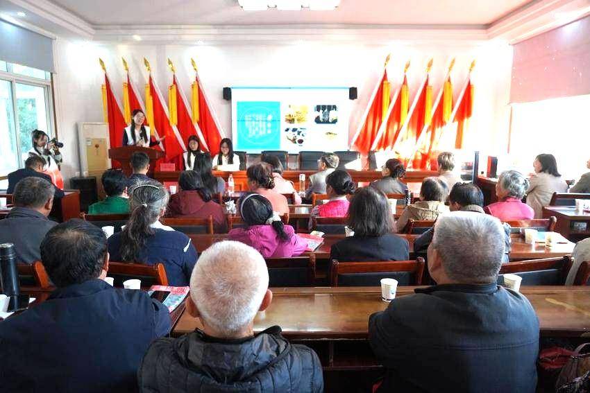 标题：省委讲师团、成人文学
赴华容区开展“大思政课”“百马行动”观摩宣讲活动.docx