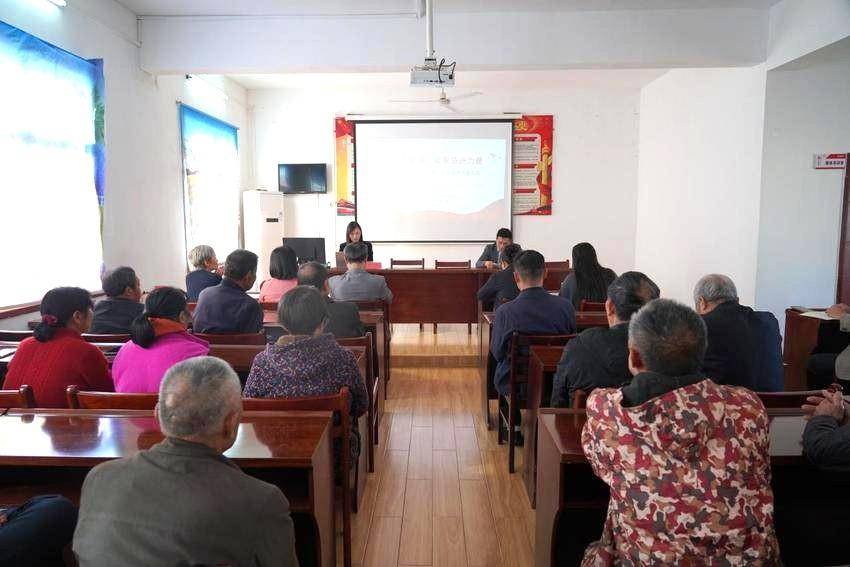 标题：省委讲师团、成人文学
赴华容区开展“大思政课”“百马行动”观摩宣讲活动.docx